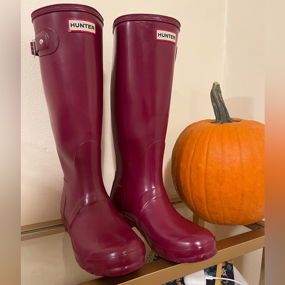 Pre-owned (Limited Edition) Burgundy Hunter - Boots Size 7